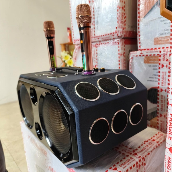 Loa xách tay V-220 D18 - Loa karaoke 18 đường tiếng, 2 bass 20cm [BH 12 tháng]