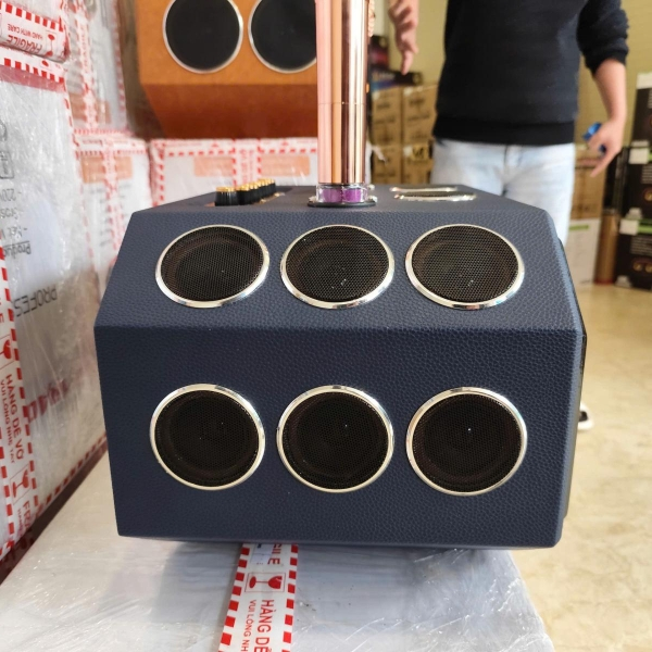 Loa xách tay V-220 D18 - Loa karaoke 18 đường tiếng, 2 bass 20cm [BH 12 tháng]