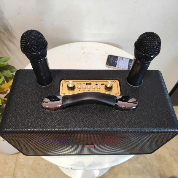 Loa Xách Tay M4408 tặng kèm 2 mic hát karaoke cực hay